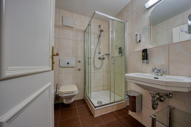 Double Room with Sea View image 4