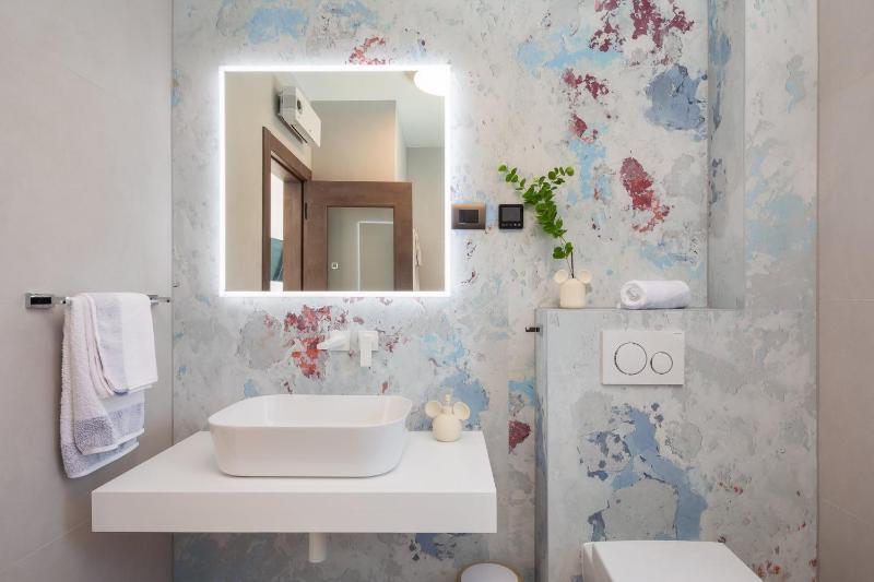 Luxury Villa Cosmopolitan with Pool - image 32