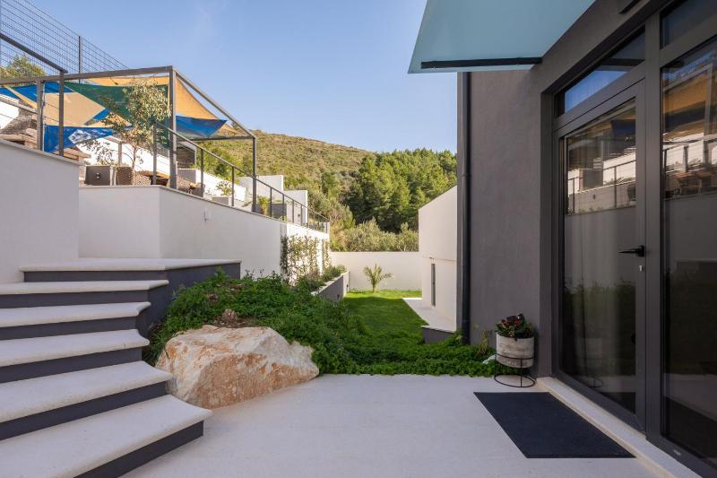 Luxury Villa Cosmopolitan with Pool - image 33