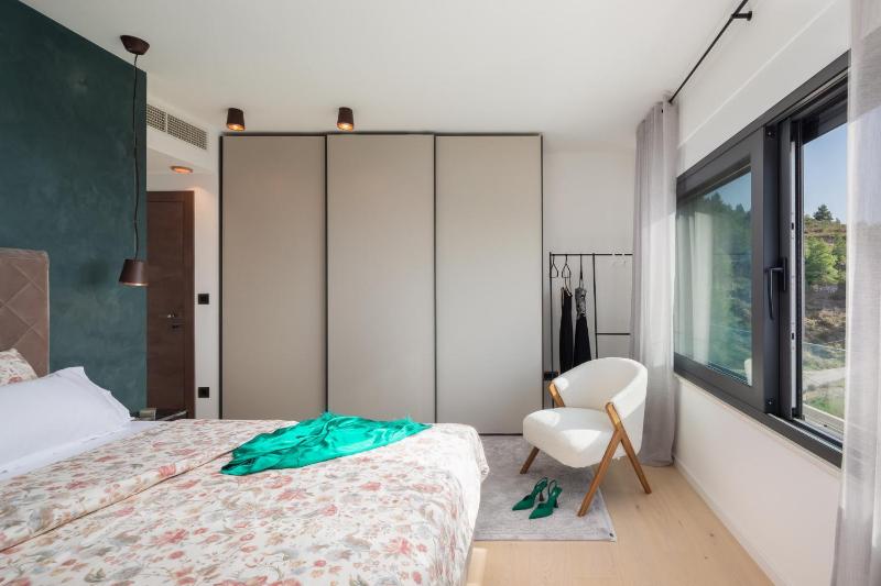 Luxury Villa Cosmopolitan with Pool - image 37