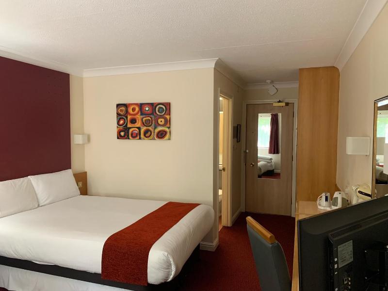 Days Inn by Wyndham Southampton Rownhams - image 4
