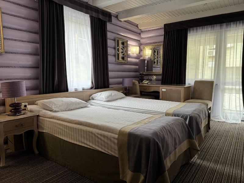 Standard Double or Twin Room image 3
