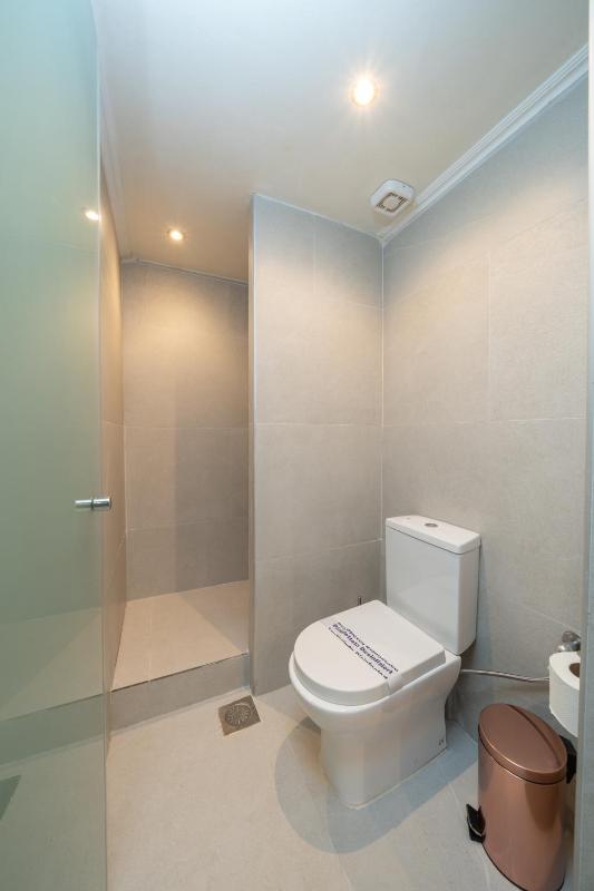 Studio with Pool View image 4