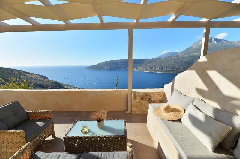 Suite with Sea View image 3