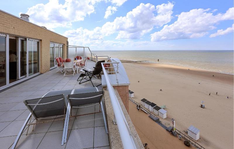 Beach Front Apartment In Oostende With Wifi - image 1