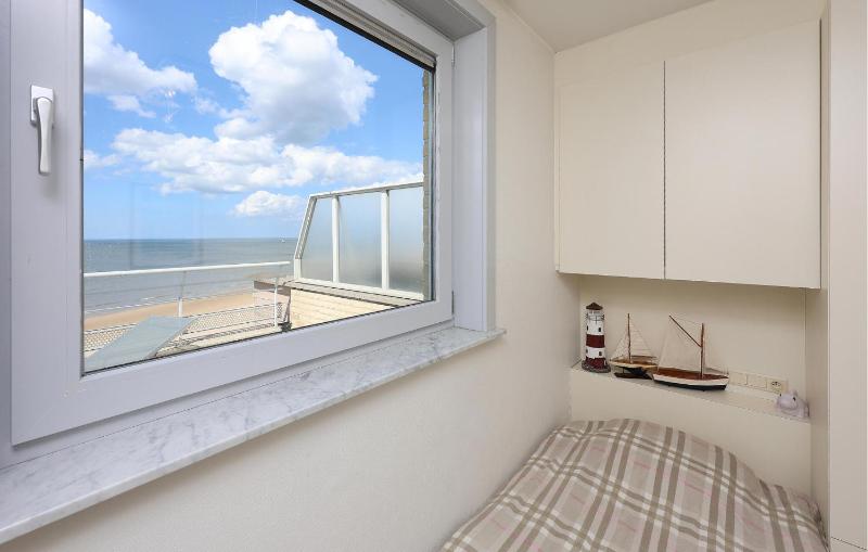Beach Front Apartment In Oostende With Wifi - image 23