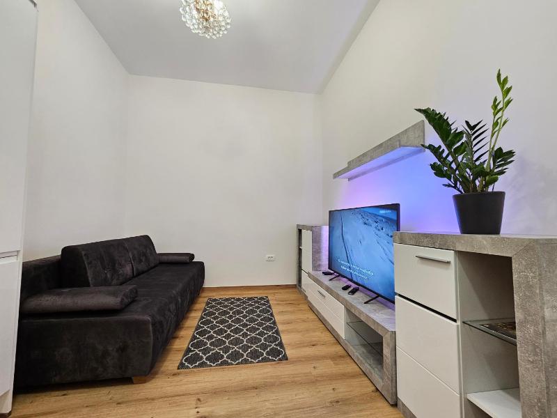 Studio Apartment Sviti TourAs by Town Hall - image 8