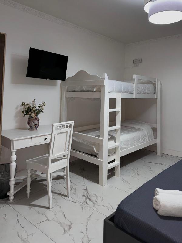 Deluxe Room image 4