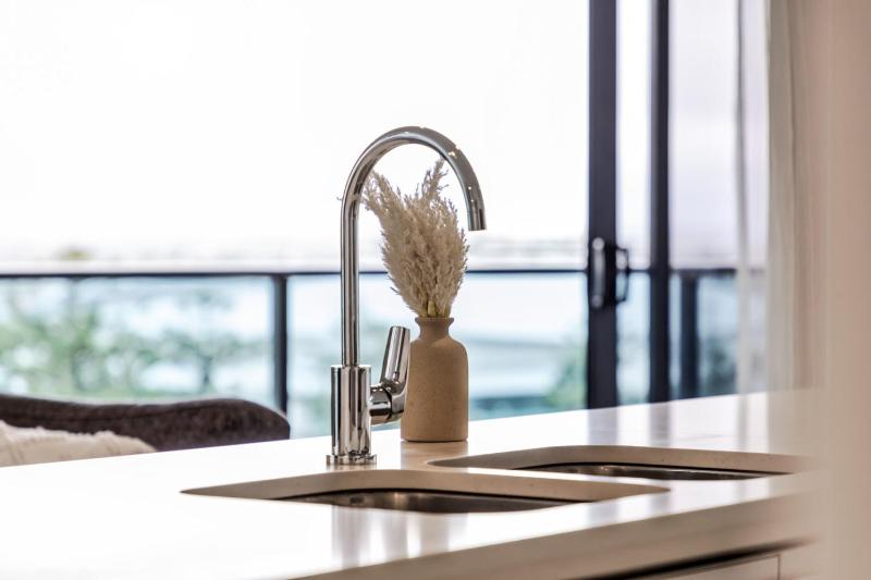 Luxury Living At The Oracle - image 15