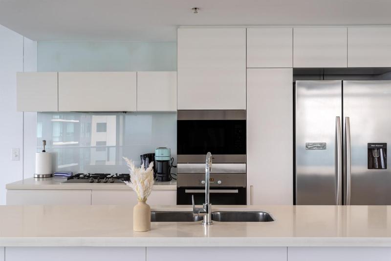 Luxury Living At The Oracle - image 14
