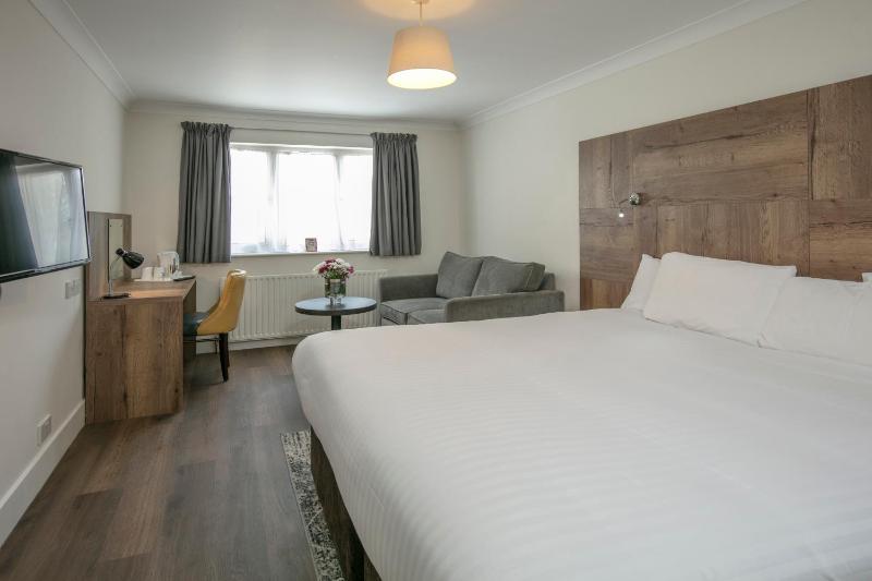 Double Deluxe (2 adults + 1 child) image 2