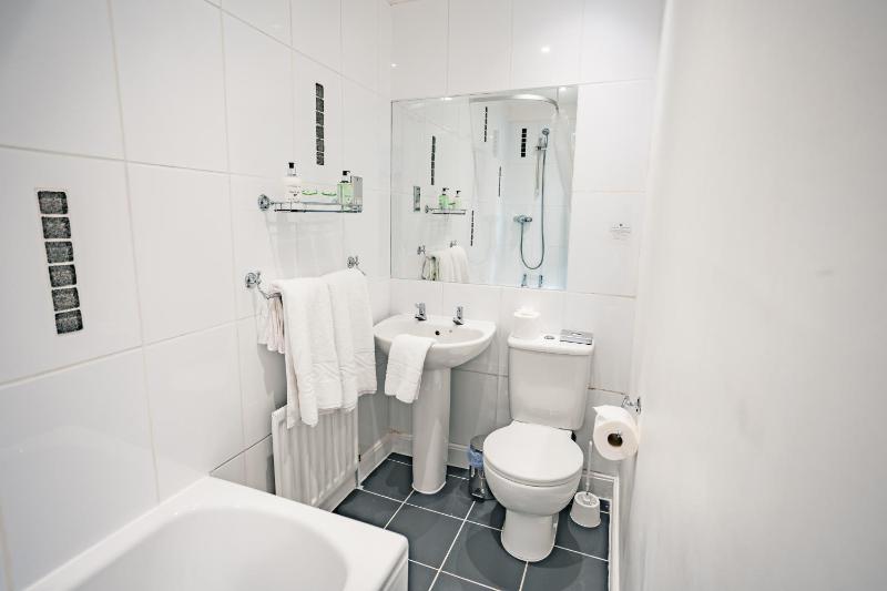 Standard Double or Twin Room image 2
