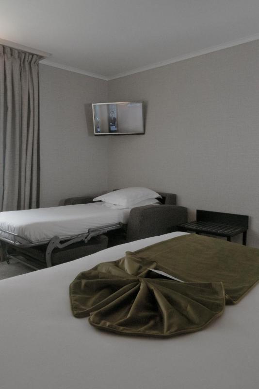 Standard Twin/Double Room with Sofa bed image 4