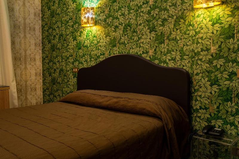 Double or Twin Room with Spa Access image 1