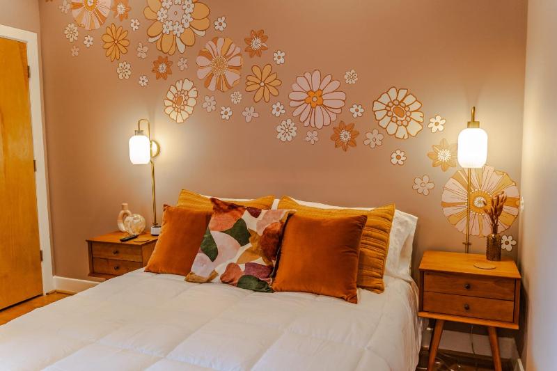Groovy Condo in the Vibrant NuLu District - image 13