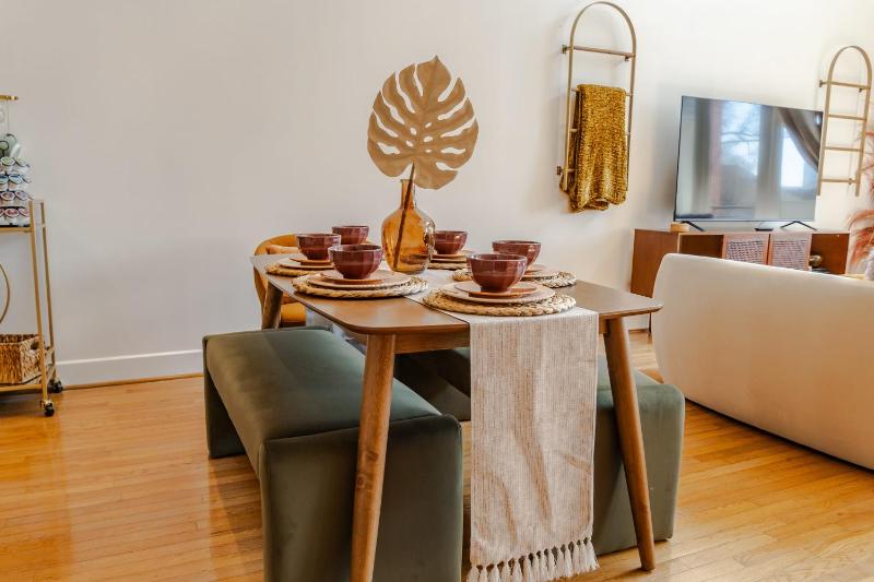 Groovy Condo in the Vibrant NuLu District - image 2