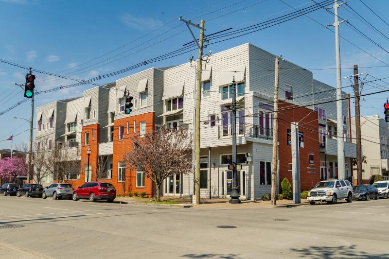 Groovy Condo in the Vibrant NuLu District - image 49