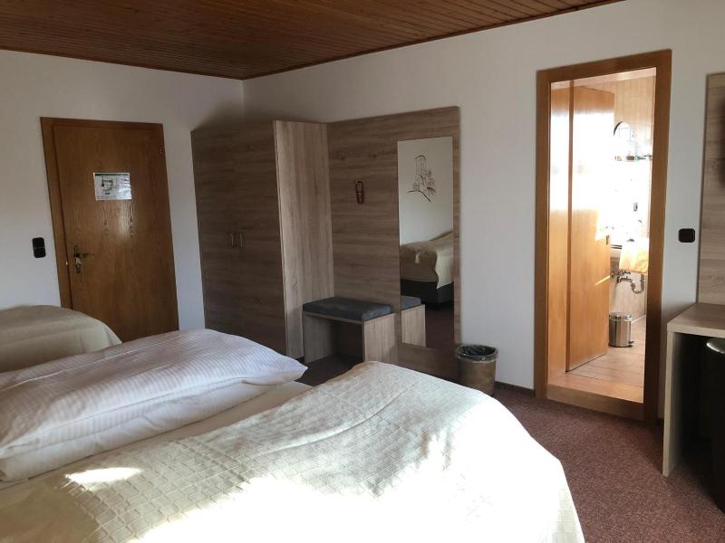 Double Room with Private Bathroom image 2