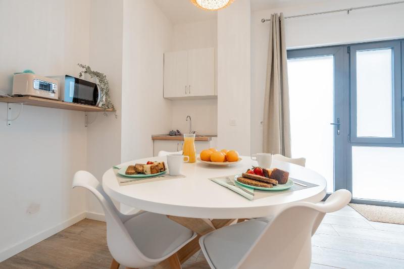 Mediterraneum Suite F - image 7