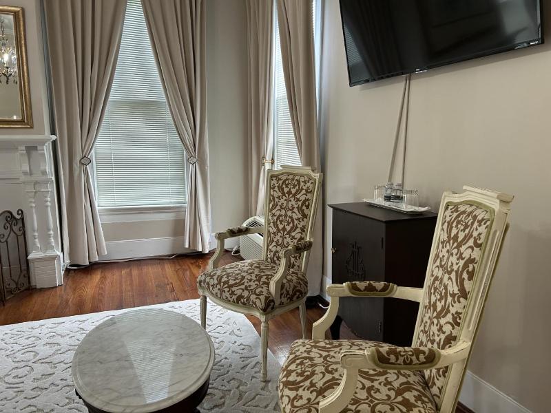 King Room image 1