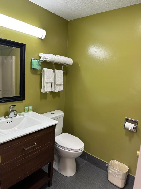 King Room image 3