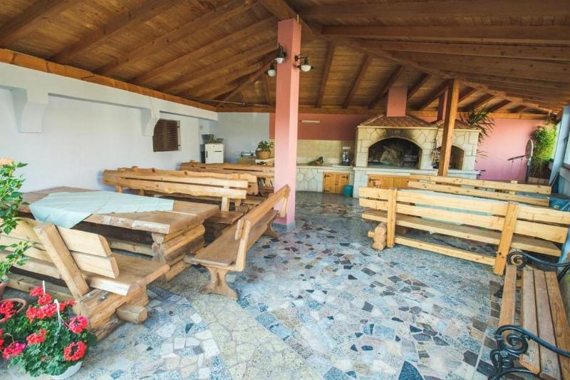 Apartments with swimming pool Lopar Rab - 22978 - image 32