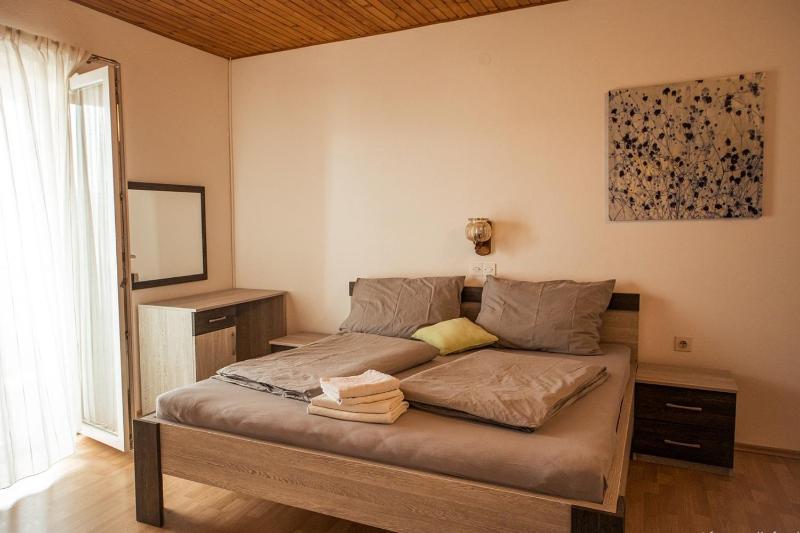 Apartments with swimming pool Lopar Rab - 22978 - image 9