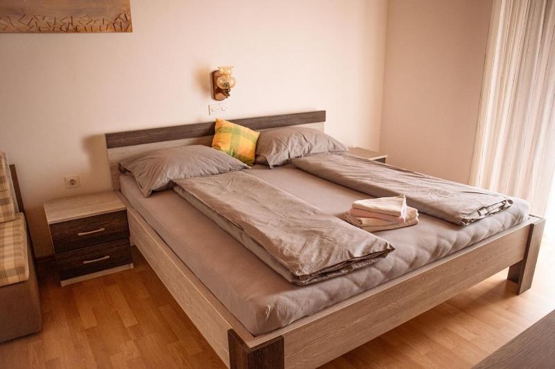 Apartments with swimming pool Lopar Rab - 22978 - image 12
