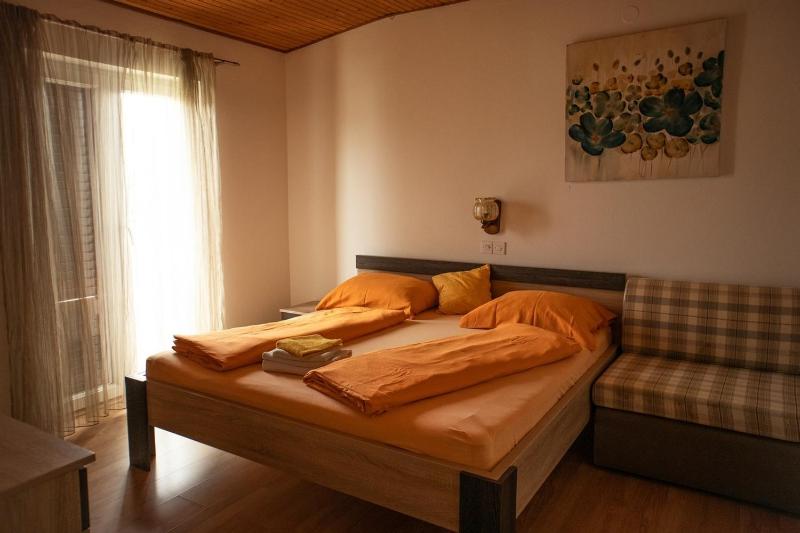 Apartments with swimming pool Lopar Rab - 22978 - image 11
