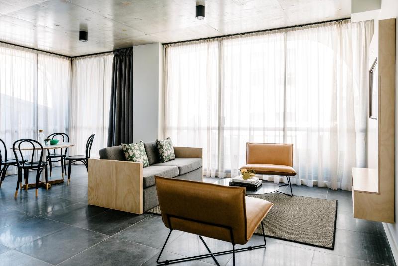Superior One Bedroom Suite image 4