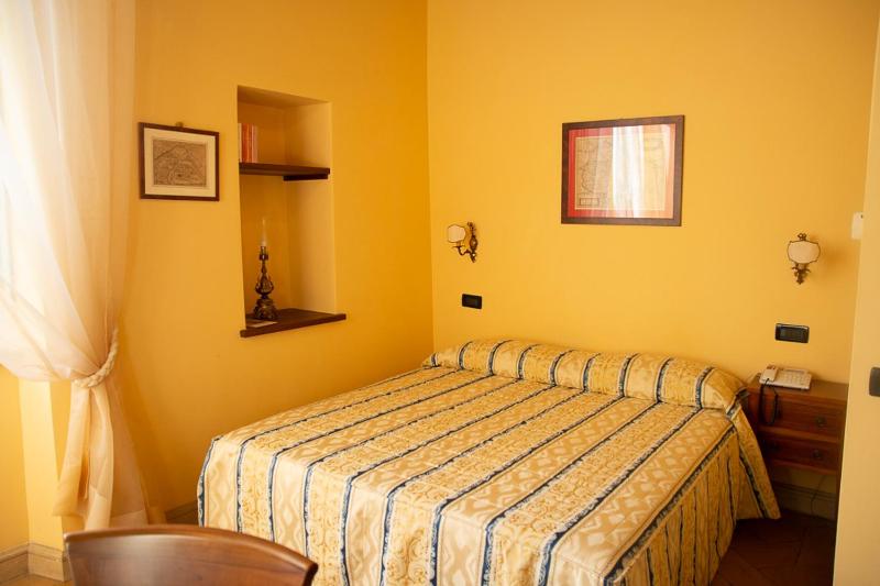 Double Room image 1