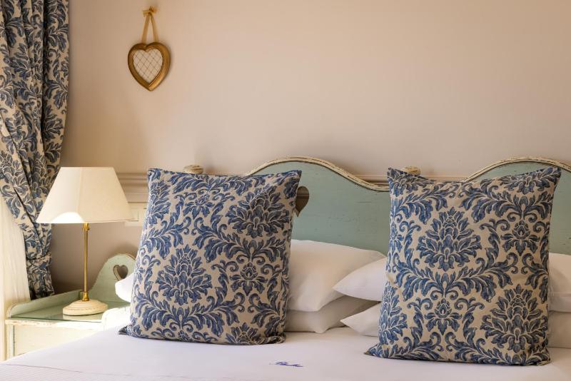 Superior Double Room with Sea View image 3