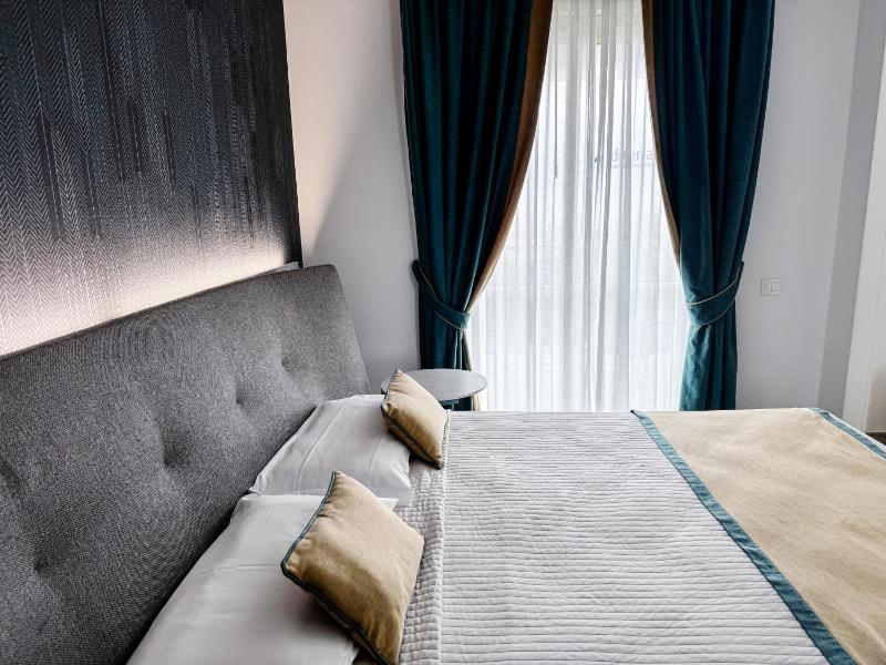 Junior Suite image 2