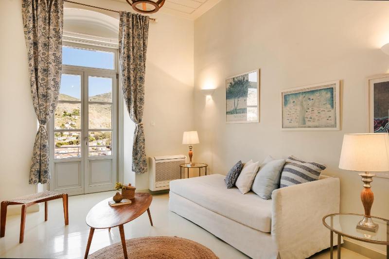 Suite with Private Balcony and Sea View image 4