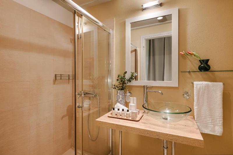 Suite with Private Balcony and Sea View image 3