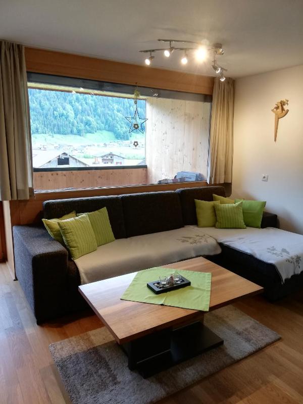 One-Bedroom Apartment image 2
