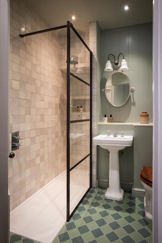Superior Twin Room image 3