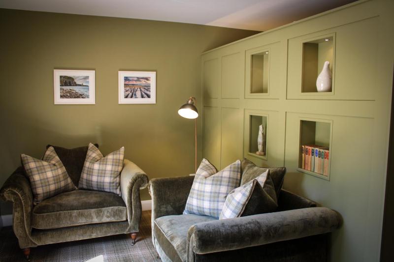 King Suite with Spa Bath image 3