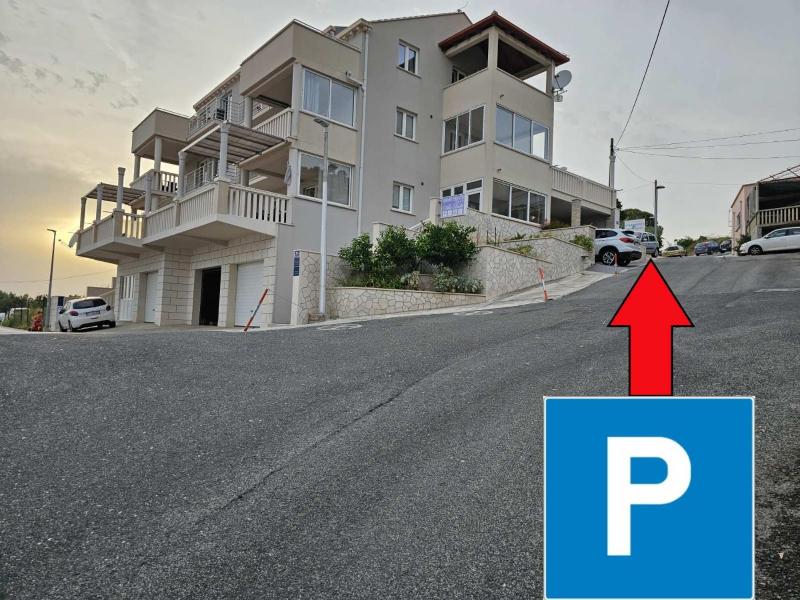 Comfort One-Bedroom Apartment with Terrace and Partial Sea View image 1