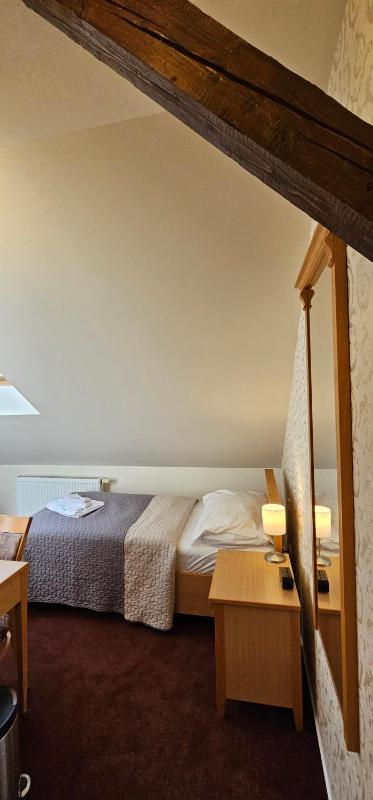 Single Room image 3