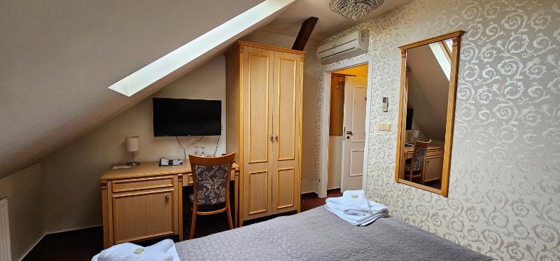 Double Room in the Attic image 4