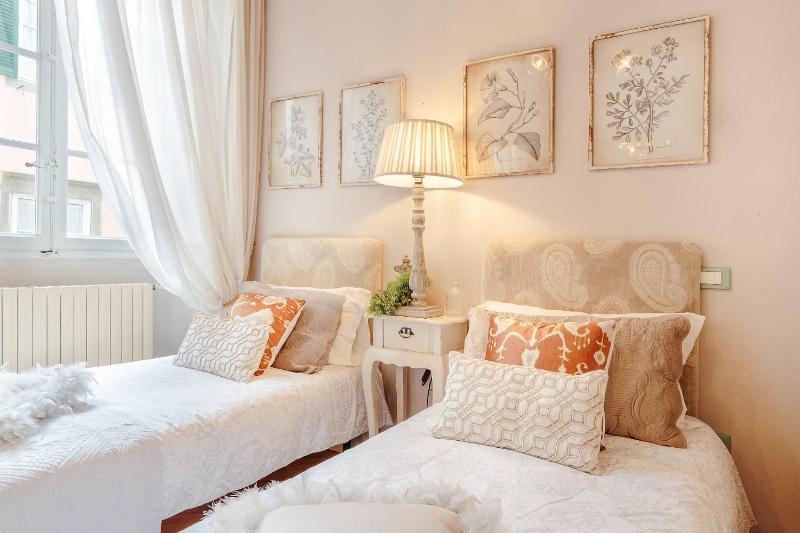 Casa San Giovanni Romantic LUCCA apartment With View Over a Church - image 22