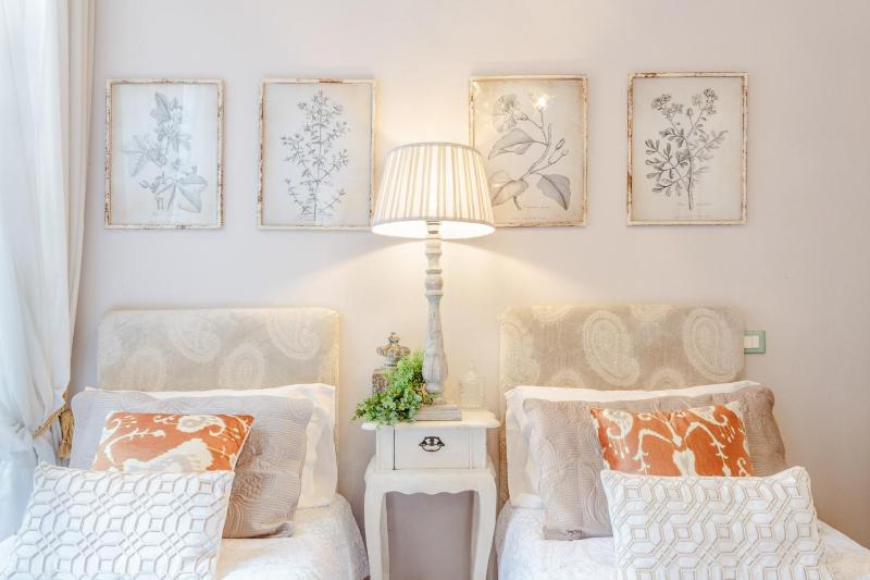 Casa San Giovanni Romantic LUCCA apartment With View Over a Church - image 17