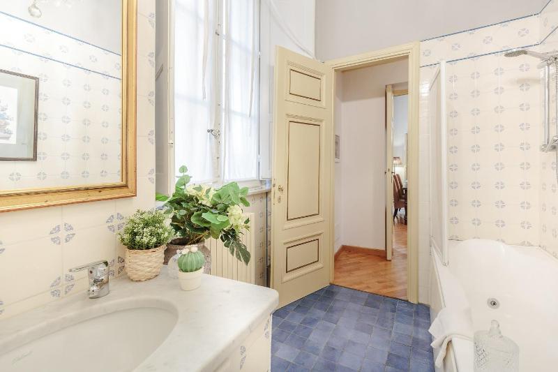 Casa San Giovanni Romantic LUCCA apartment With View Over a Church - image 26
