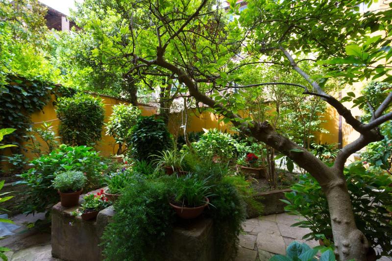 Casa Giustina - Smart retreat in the walled city - image 11
