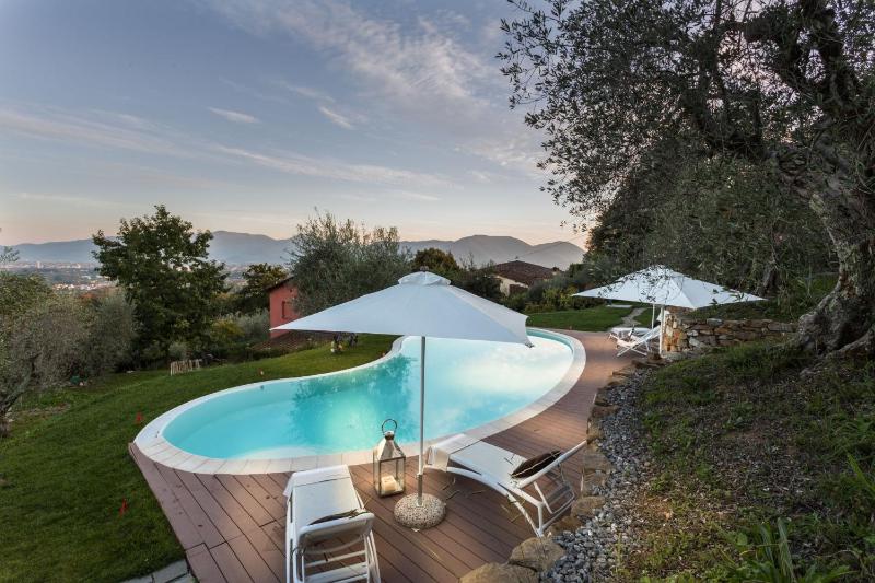 Villa Alberta Panoramic 4 Bedrooms Farmhouse with Private Pool in Lucca close to Town Centre - image 9