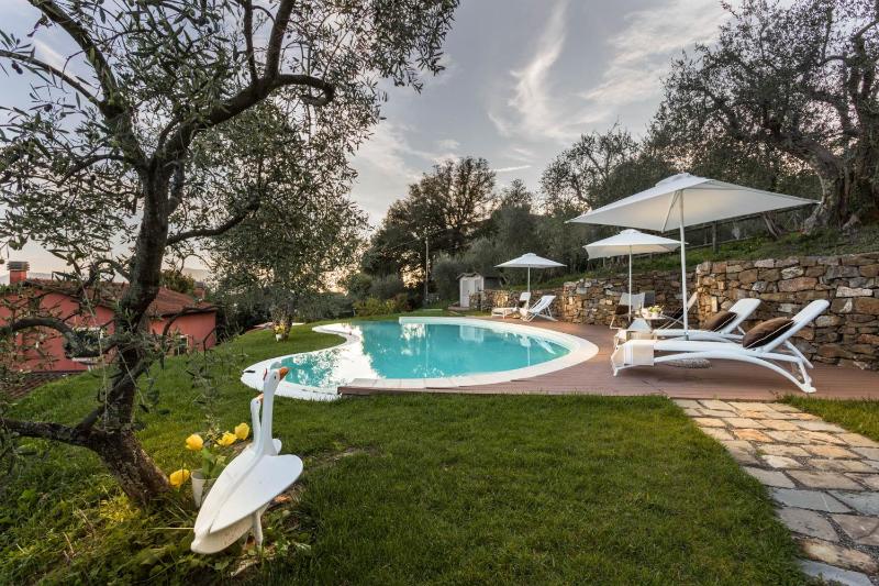 Villa Alberta Panoramic 4 Bedrooms Farmhouse with Private Pool in Lucca close to Town Centre - image 2