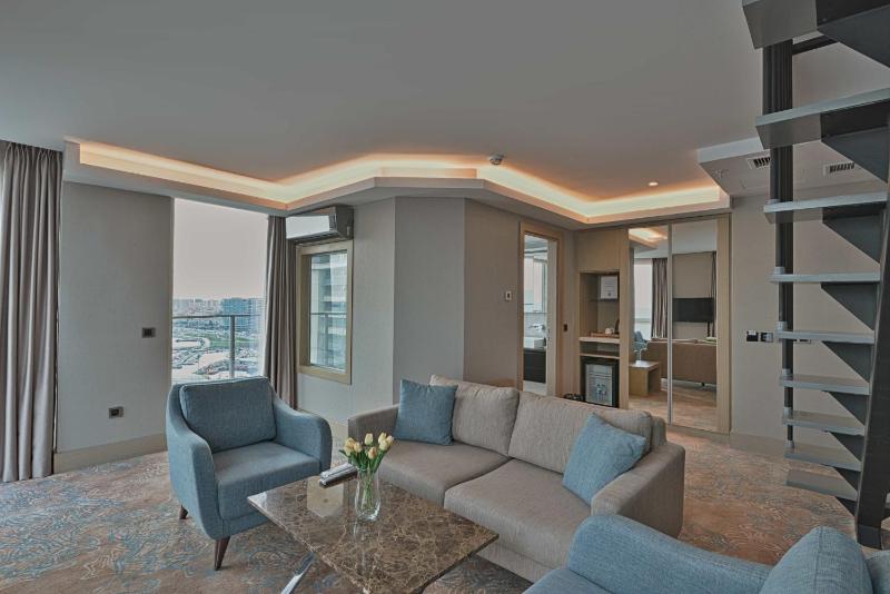 Duplex Suite with One Queen Bed and Two Single Beds with Balcony and View image 3