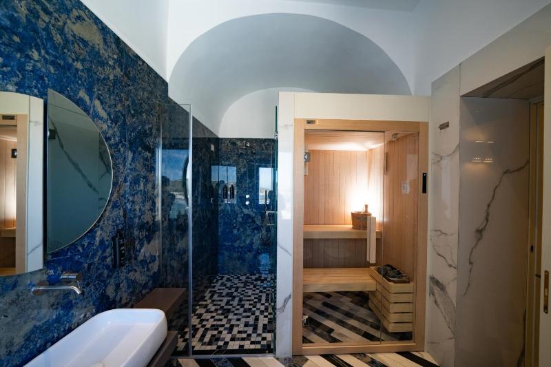 Junior Suite with Sauna image 3