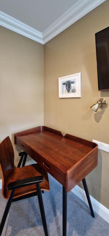 Deluxe King Room - Annex image 4